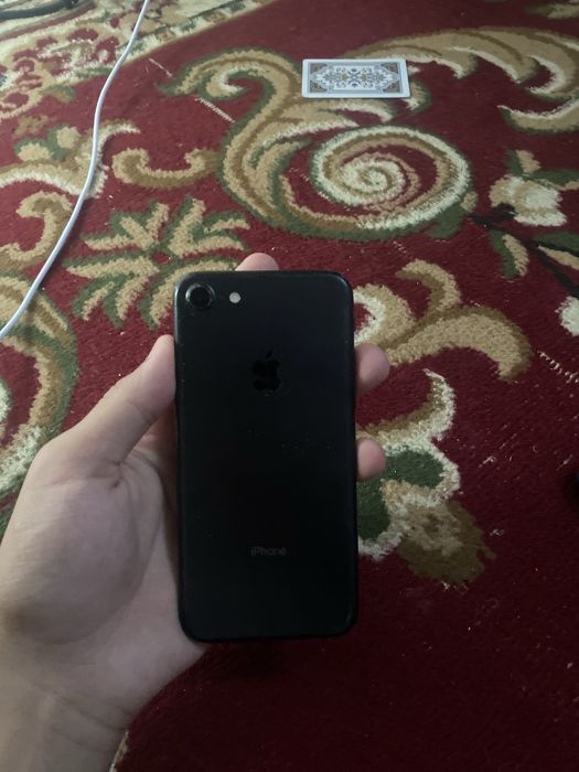 IPhone 7 с гарантией