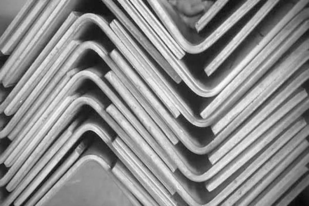 Уголок гнутый стальной