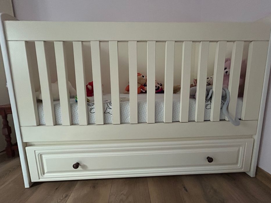 Pătuț pentru bebeluși și copii