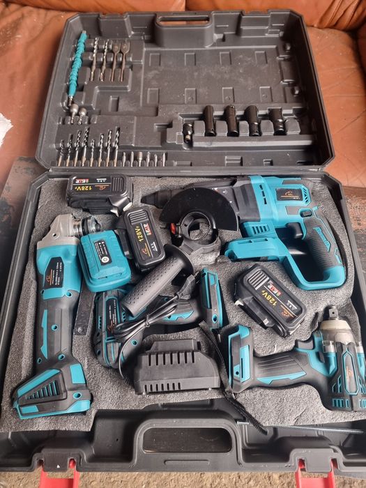 Set scule 4 bucati cu acumulatori, nou!