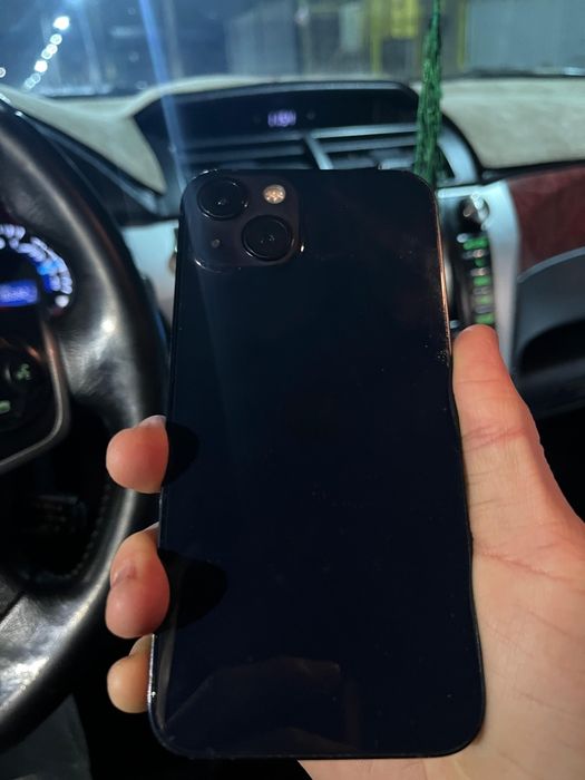 Продам IPHONE 13