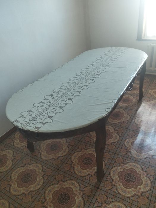 Стол новый без царапин