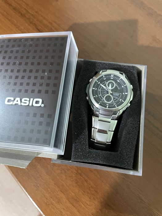Мъжки часовник Casio3798-EFA-116 чисто нов не е използван от подарък е