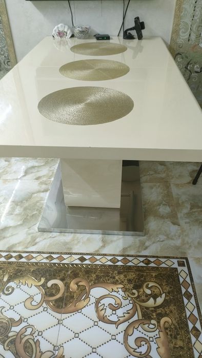 Срочно продам стол