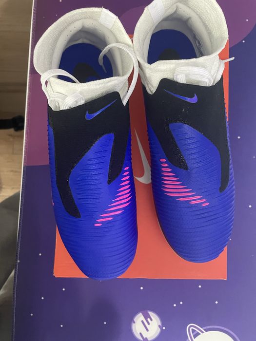 Ghete de fotbal Nike Phantom, marime 42