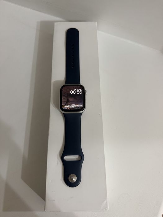 Продам Apple Watch Se