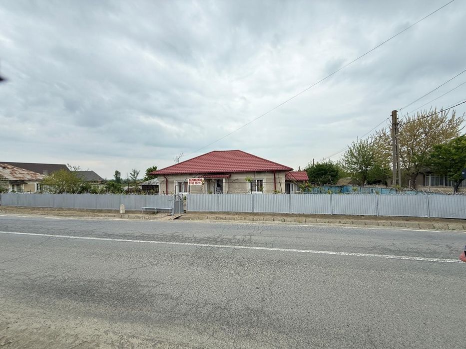 Casă de vânzare – Garvăn, jud. Tulcea | 15 min de Brăila (podul peste Dunăre) | Teren 2.582 mp | Utilități complete
