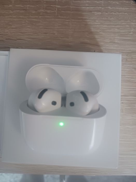 căștii airpods 4