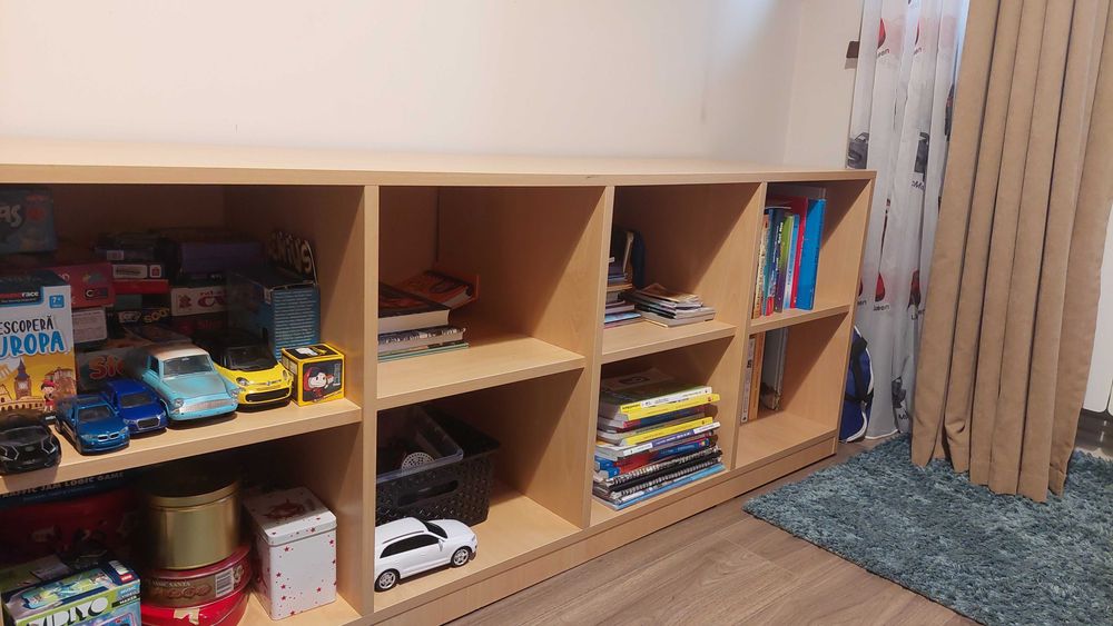 Pat și birou comodă și alte corpuri de mobilier