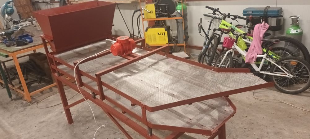 Masa (dispozitiv) sortare  (cernut) diverse