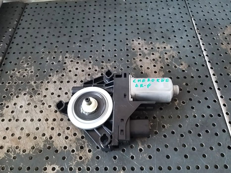 Motoras macara dreapta fata jeep grand cherokee 4 wk wk2 931400102