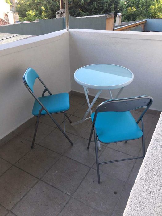 Апартамент, до Общината .