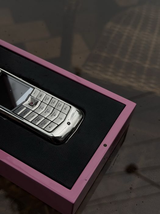 В наличии телефон VERTU