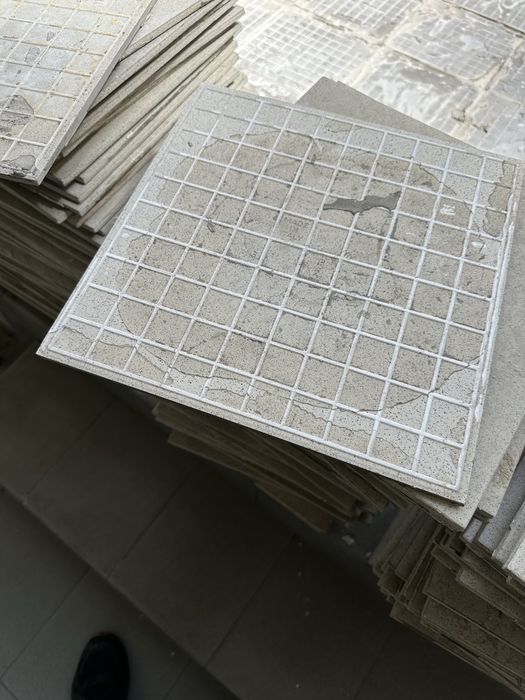 Италиански гранитоглес 30х30см. втора употреба