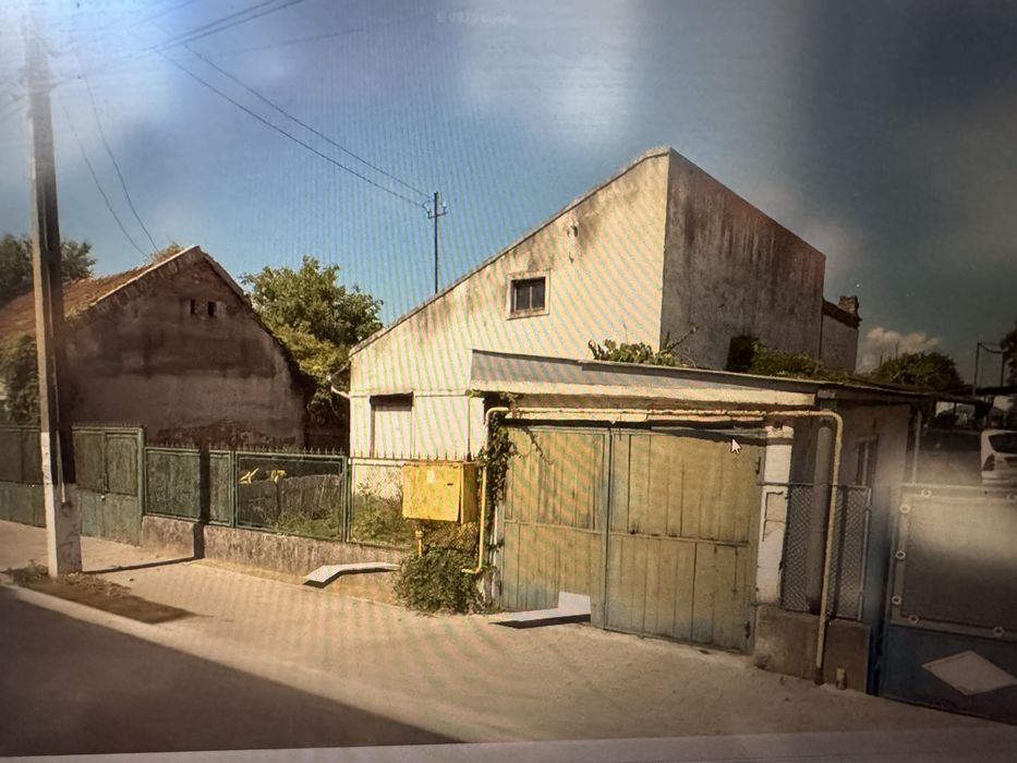 Casa , teren, livada bransat la toate utilitatile !!!