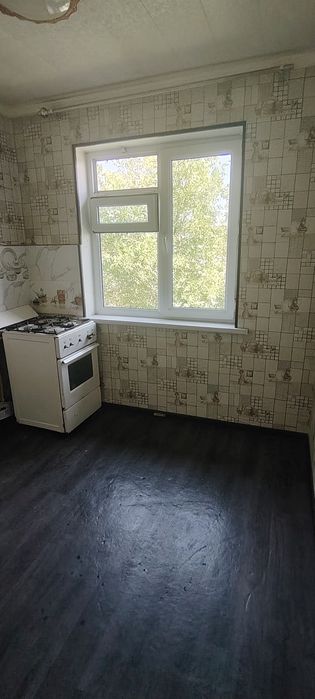 Киргилида 2 хонали квартира сотилади 4 этаж