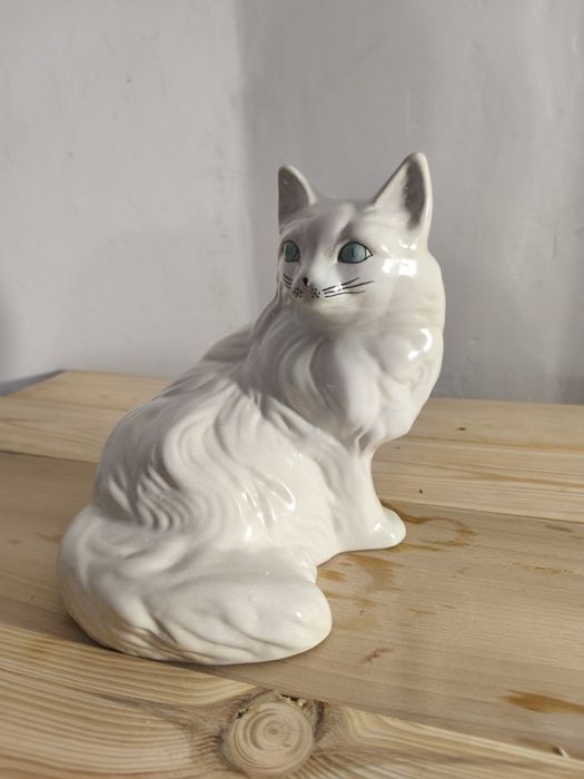 Vând bibelou ceramica pisica