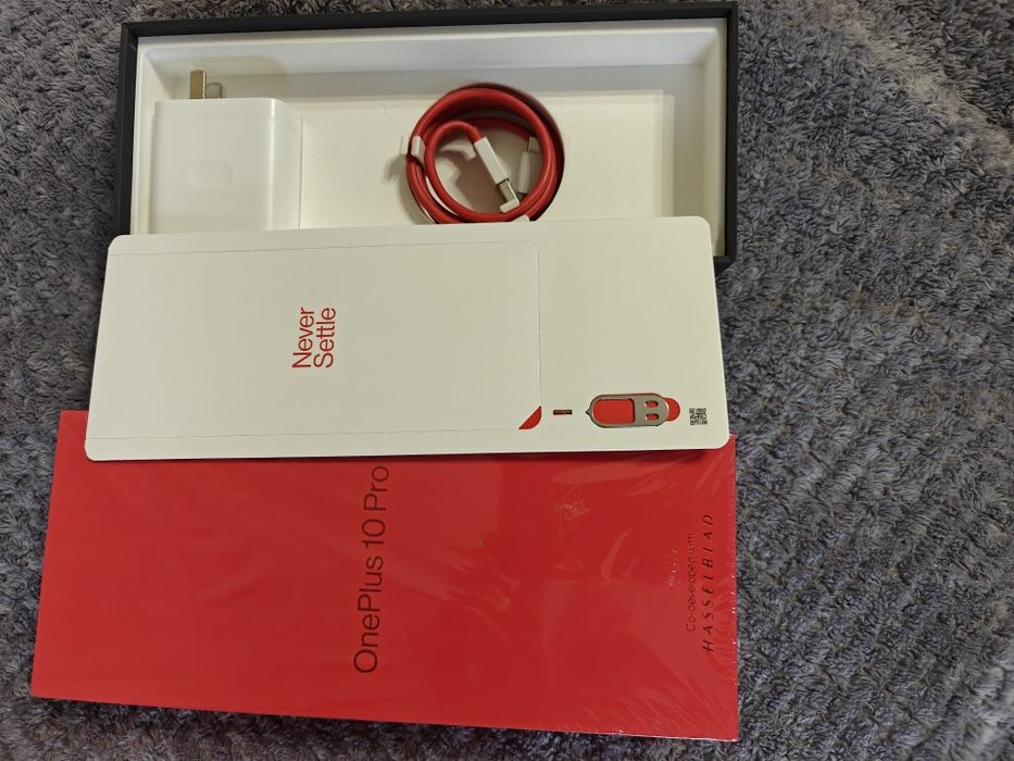 OnePlus 10 Pro Ram 8 Gb Rom 256GB.