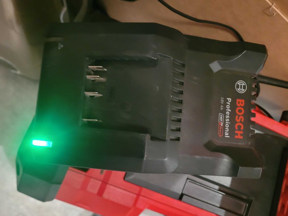 Bosch baterie si incarcator