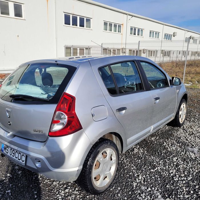 Vand Dacia Sandero 1.4 benzina anul 2008