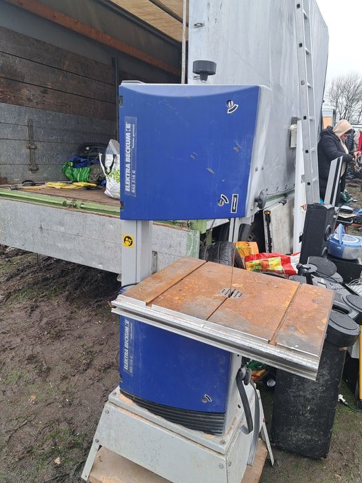 Fierăstrău banzic  panblică METABO