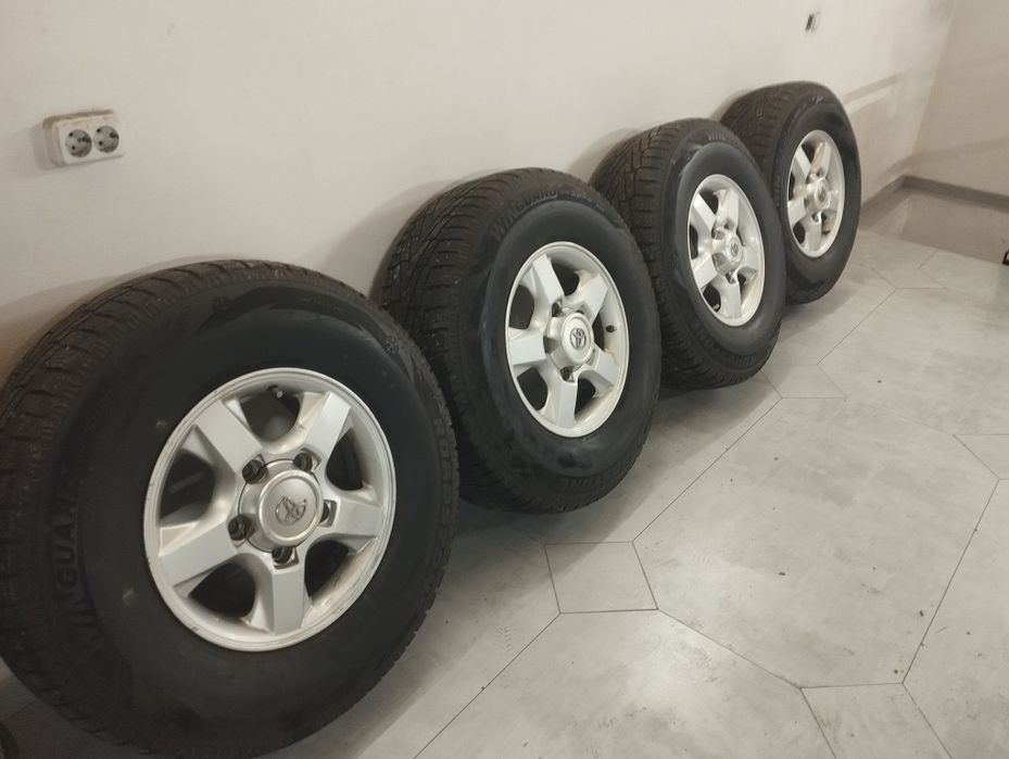 Продам комплект колес Тойота Лексус