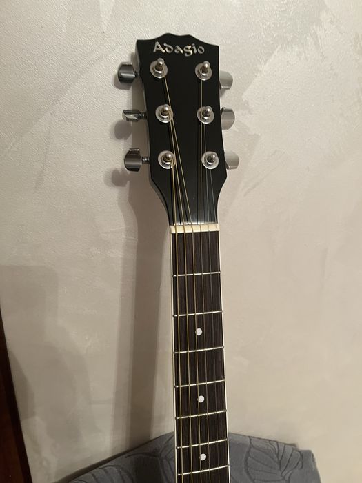 Акустическая гитара