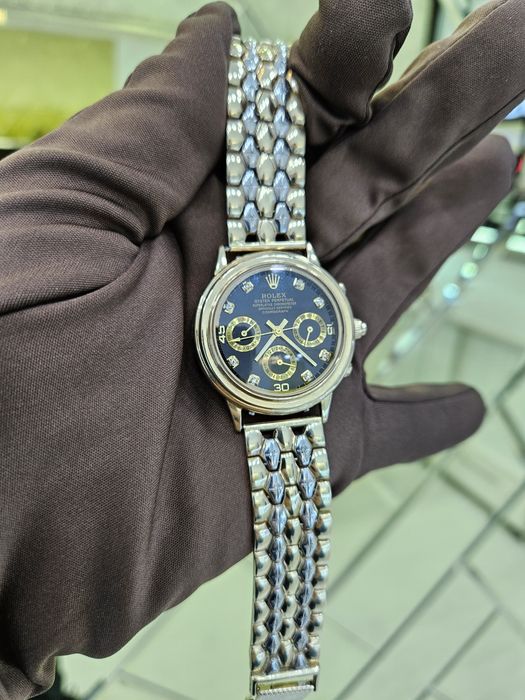 Золотые часы ролекс  с браслетом 585 пробы
Унисекс модель
В среднем ди