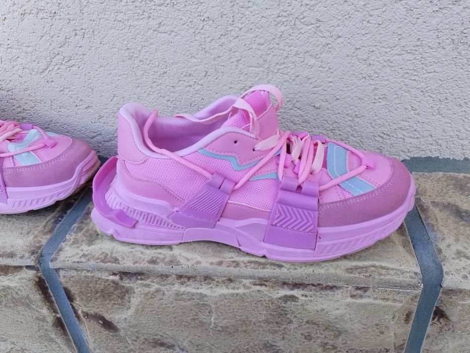 Дамски маратонки актуален модел 40номер