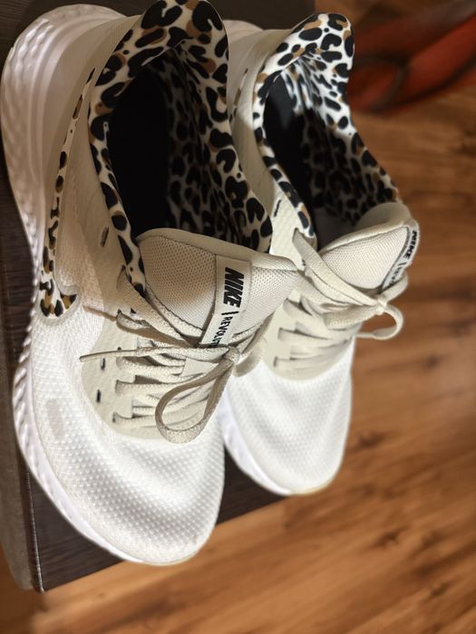 Дамски маратонки -  Nike Revolution