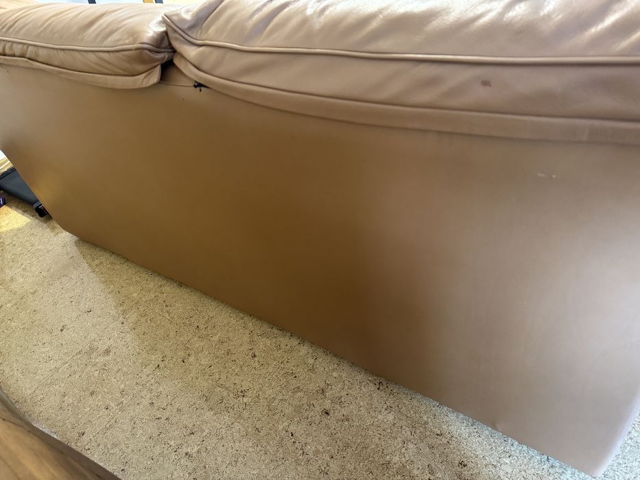 Италиански диван от естествена кожа (с табуретка) НАМАЛЕНА ЦЕНА!