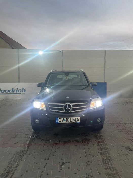 Vând Mercedes glk220