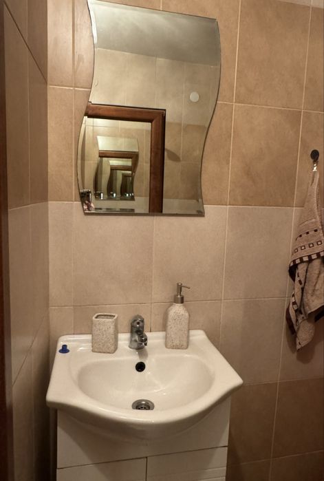 Продават етаж от къща