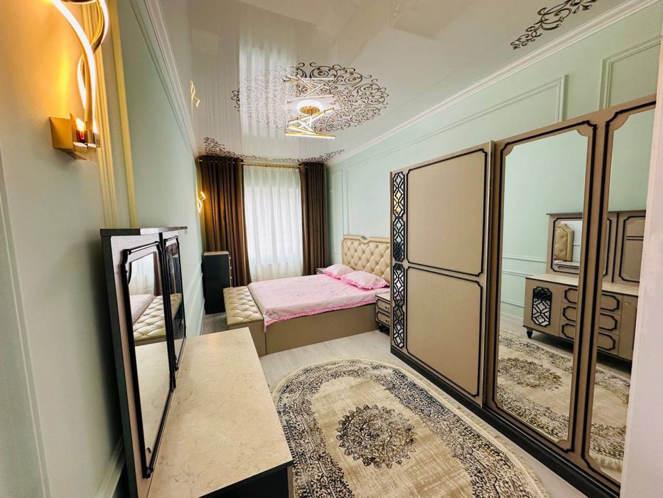 Сдается 3 х комнатная квартира на 4 этаже Крытый рынок 500 $