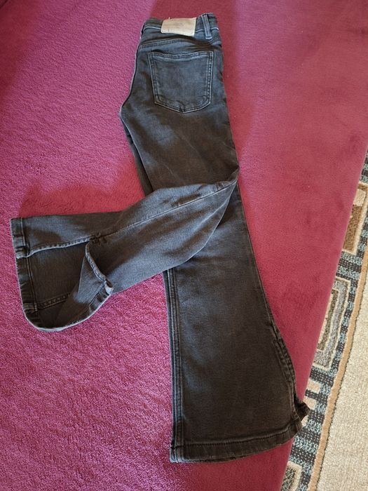 Pantaloni marimea 128