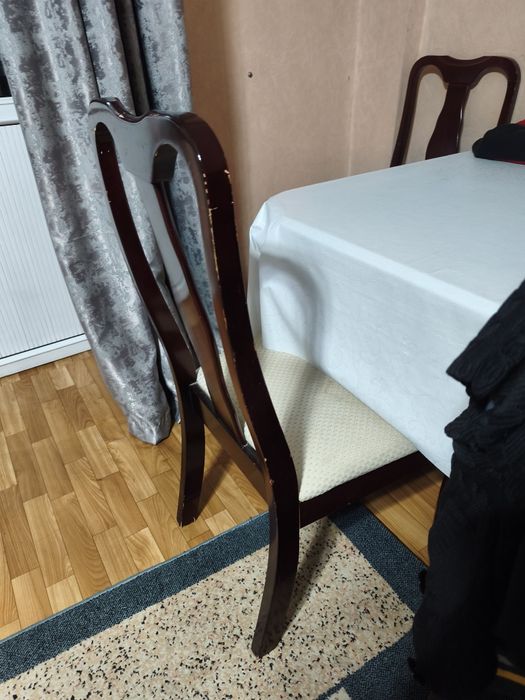 Продается стол со стульями