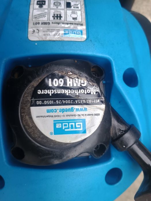 Masina de taiat gard viu pe benzina in 2 timpi GMH 601 Gude