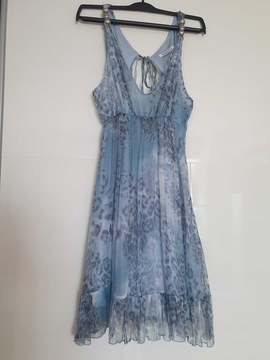 Vand rochie matase, marime S, purtata o singura data