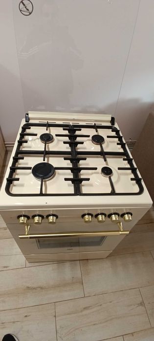 Aragaz cu hotă, în garanție