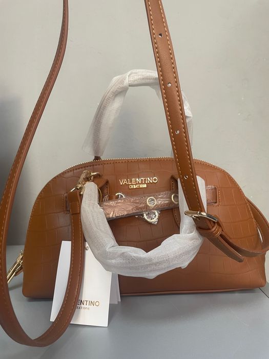 Дамска чанта от естествена кожа Valentino