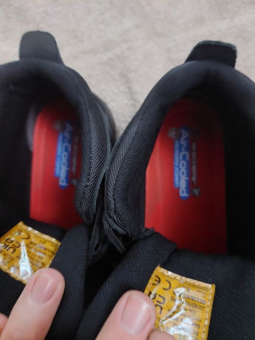 Ghete Skechers nr 42,5 noi!