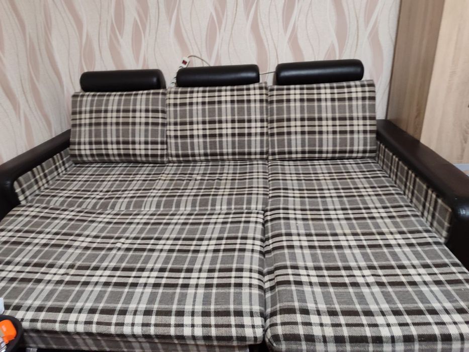 Продаю угловой диван