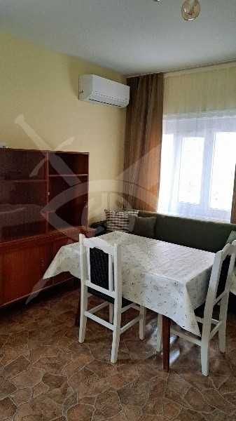 Дава се под наем етаж от къща в Център!  11690581