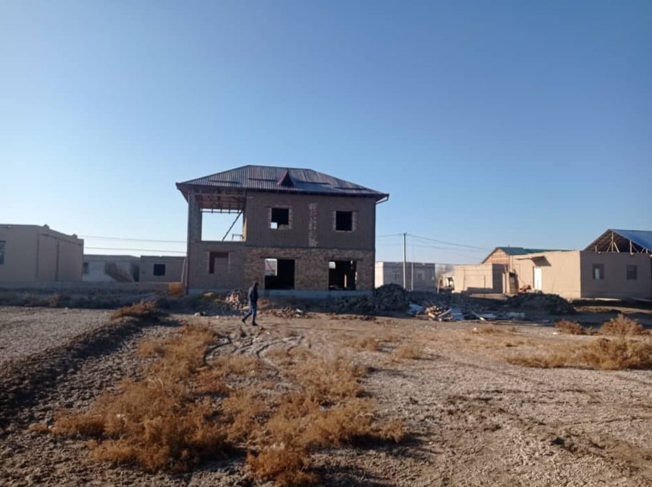 Бессагада шала питкен 2этажлы коттедж сатылады 259млн келисимли