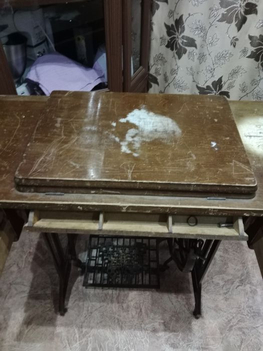 Продаю швейную машину