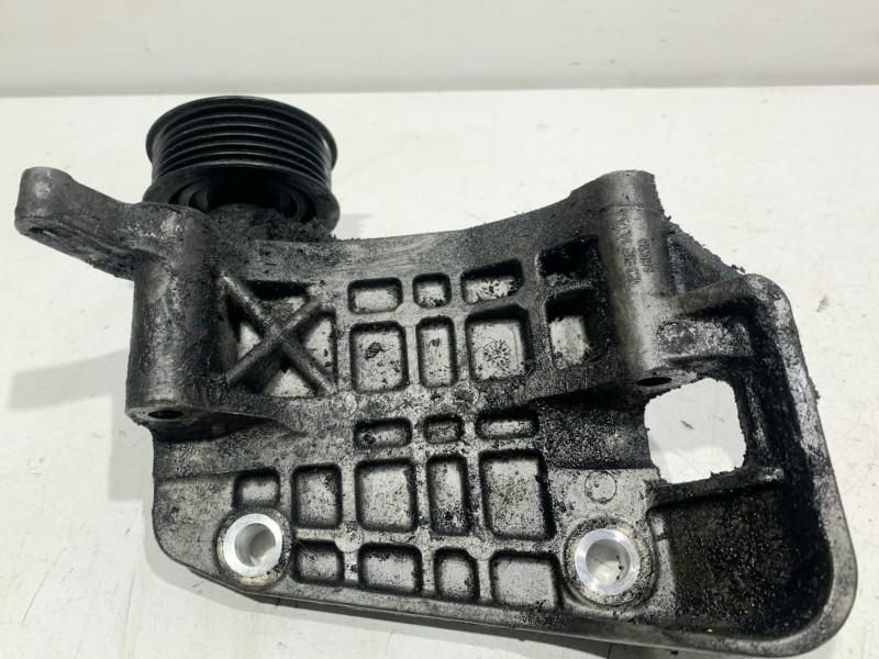 Suport alternator Volkswagen Touareg 2 7P 059903143AJ 3.0 tdi Crc