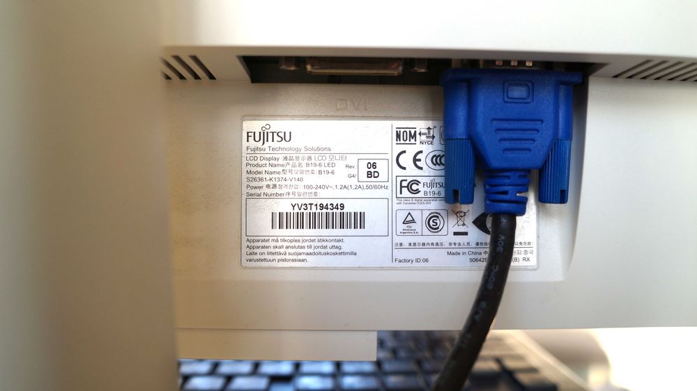 LCD монитор  Fujitsu B19-6 LED