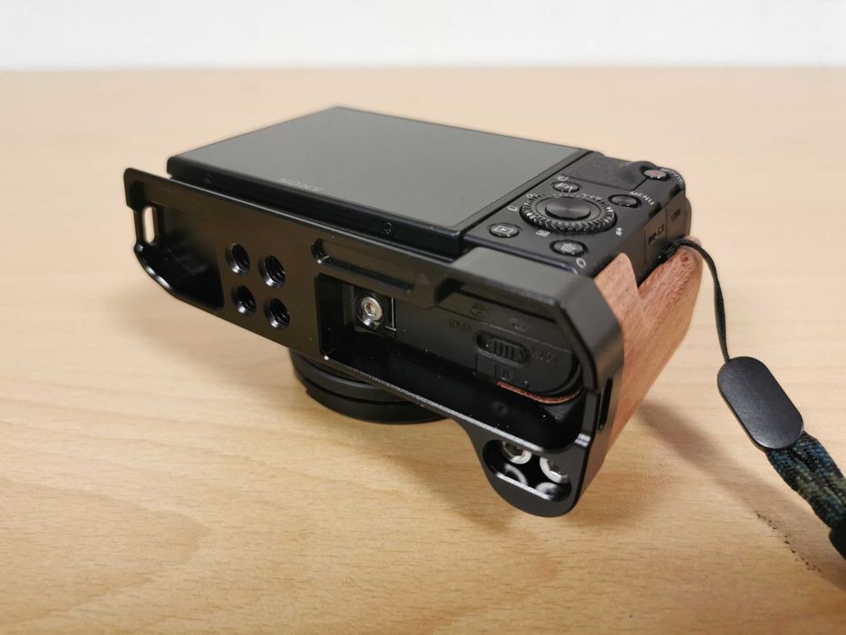 Smallrig грип за Sony RX100 (версии III, IV,V, VA, VI и VII)