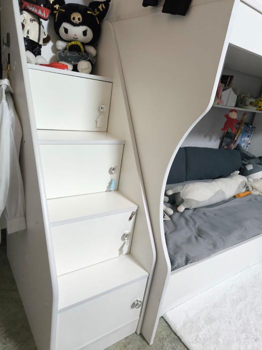 Продам кровать двух яростную