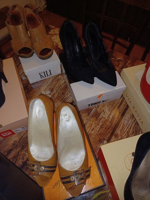 Vind urgent pantofi dama de ocazie